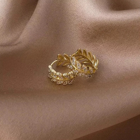 “Eden” Leaf Hoop Diamond Gold Elegant Dainty Circle Casual/Formal Gift Earrings - Picture 3 of 6
